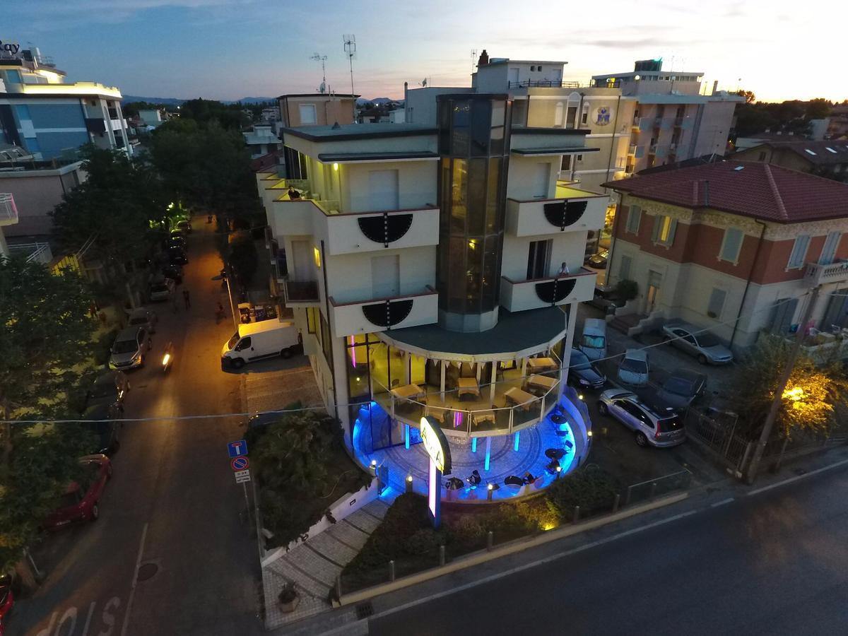 Amba Hotel Rimini Exterior photo