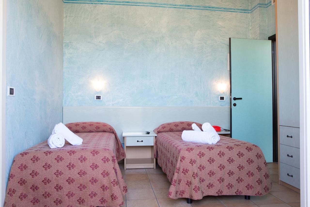Amba Hotel Rimini Exterior photo